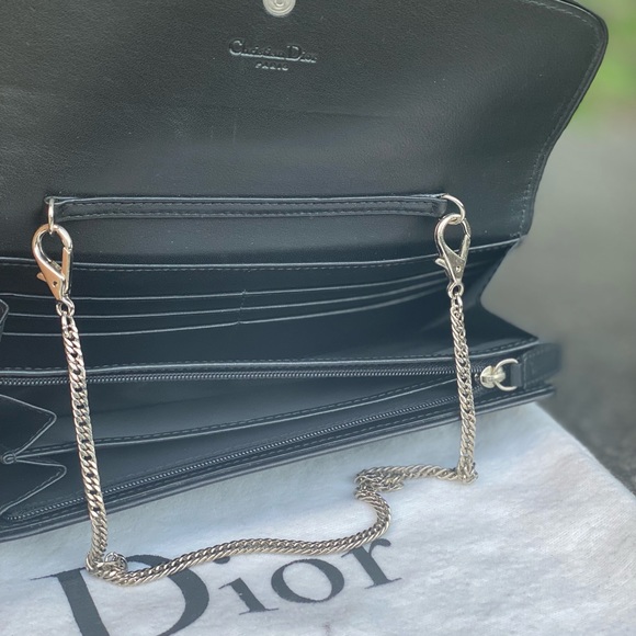 💯% Authentic Christian Dior wallet on Chain - Picture 4 of 16